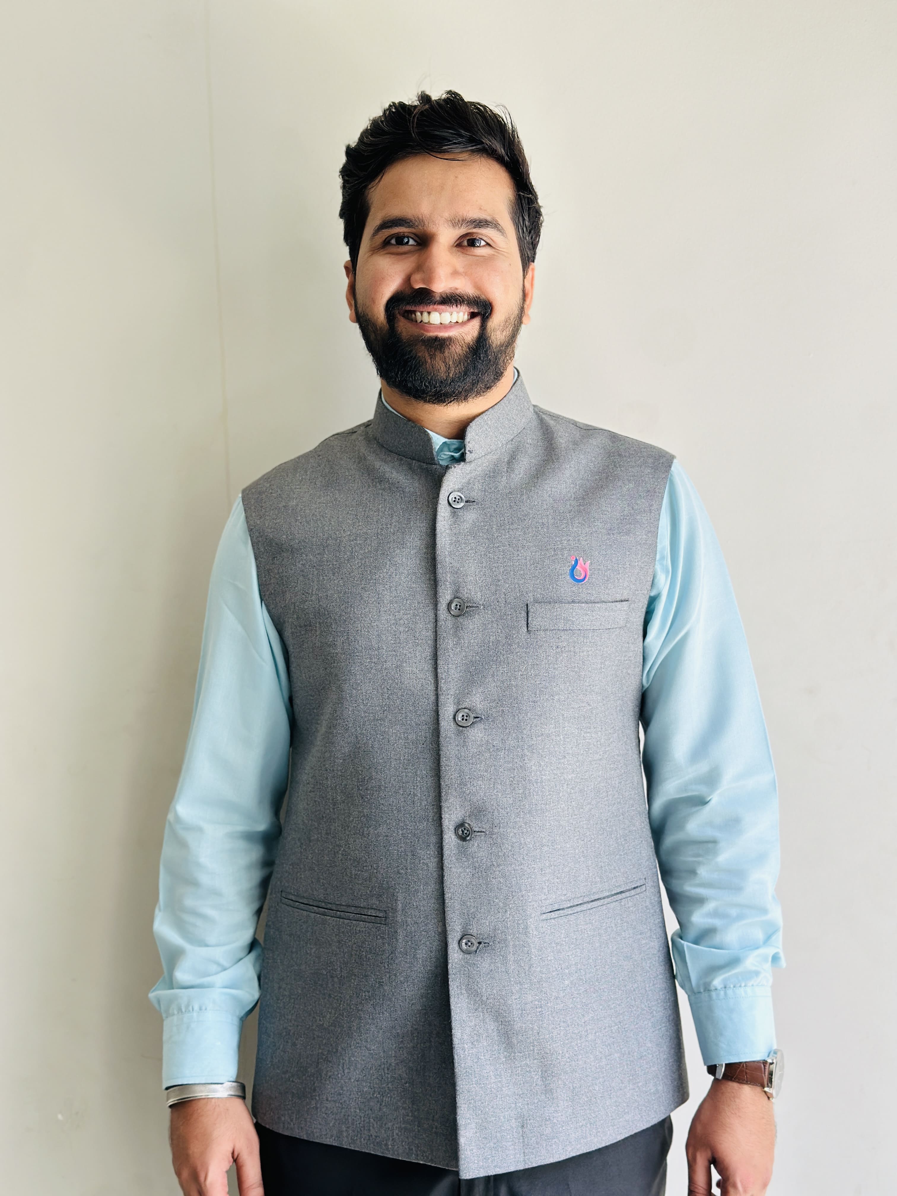 Dr. JAYANT SAROLIA